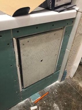 Люк под плитку Нажимной Секрет-Лайт 550*650 Люк под плитку Нажимной Секрет-Лайт 550*650